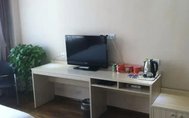 Fangze Hotel (Jinan West Market Store)