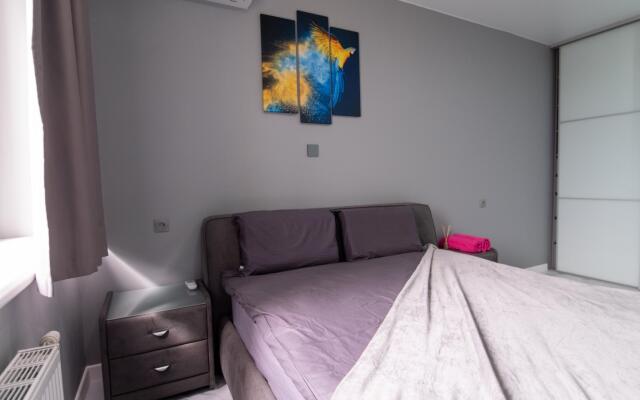 Apartments Gedonizm Apart on st. Novomoskovskaya, 10A