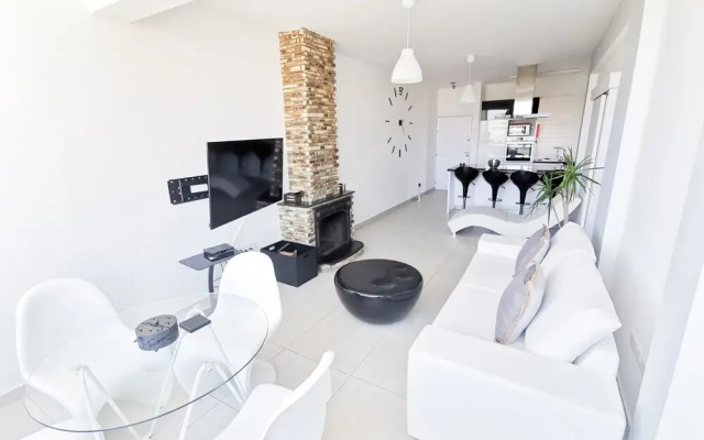 Mackenzie Seaview Paradise