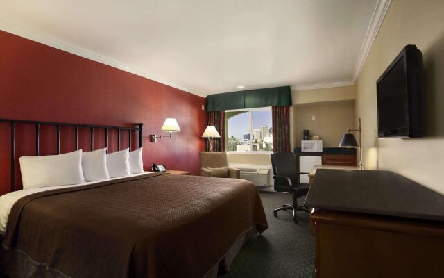 Travelodge by Wyndham San Diego Downtown Convention Center
