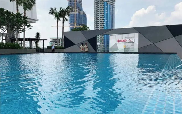 ICity Luxury Condo by Smarthome