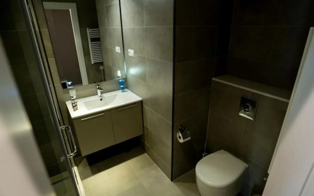 Leo Group Luxury Apartment 1828 Alliance Palace