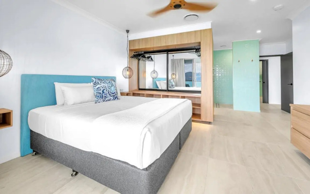 The Elite F208 by HamoRent on Hamilton Island