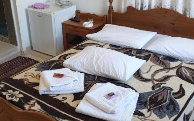 Maro Rooms