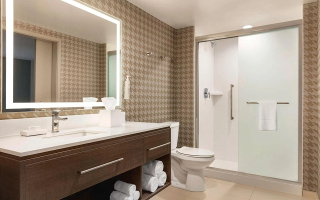 Home2 Suites By Hilton Milwaukee West