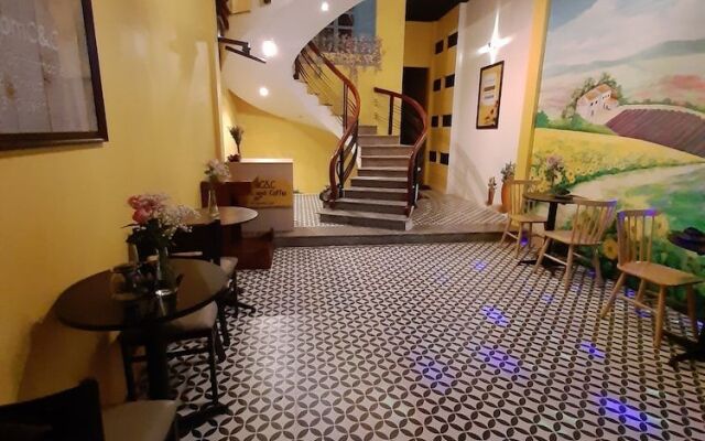 ComCC Hostel And Coffee