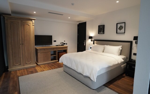 Be Side Hotel