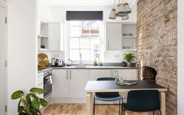 Bloomsbury Apartments by Flying Butler