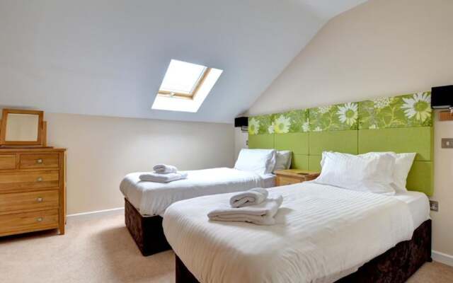 Idyllic Holiday Home in Saint Columb With Terrace