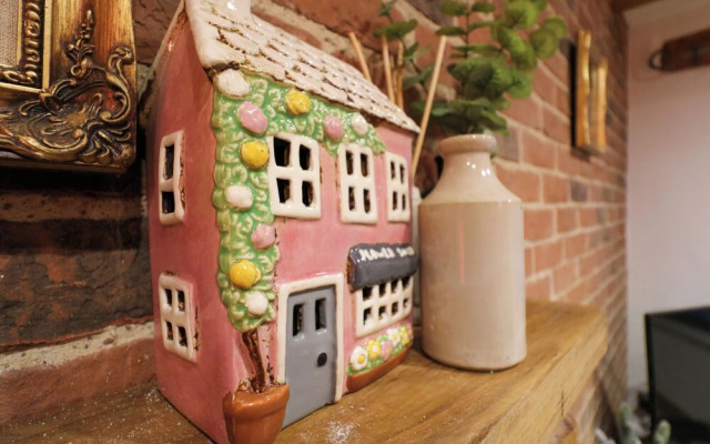 Curiosity Cottage
