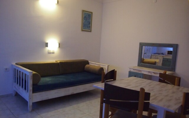 Ozcem Apart Hotel