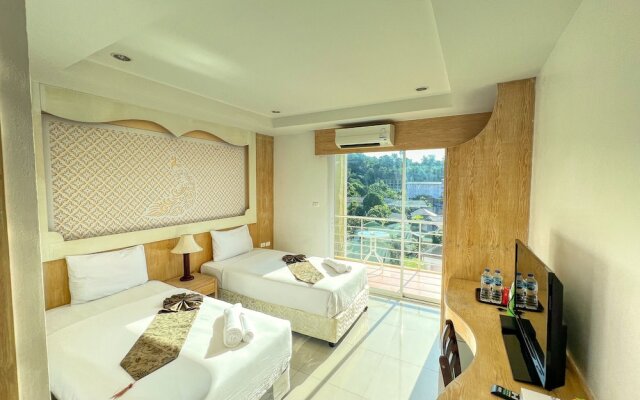 Red Sapphire Hotel