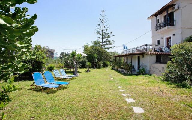 Yiannis Studio 6