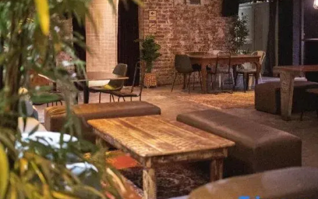 Roamer Melbourne - Formerly Selina Central Melbourne
