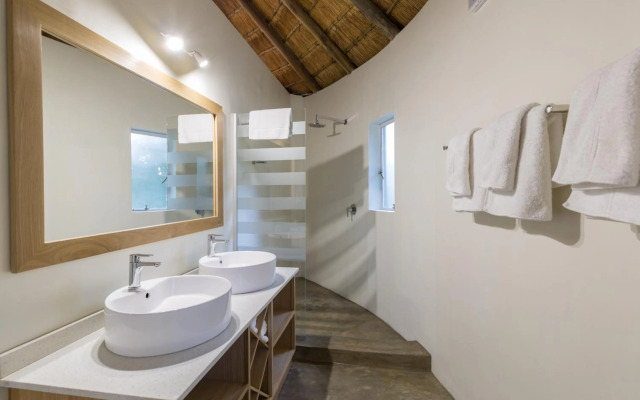 Sefapane Lodges and Safaris