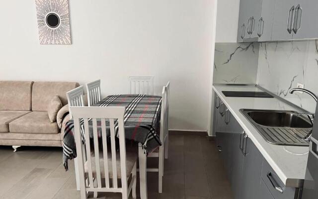 Armando Apartments