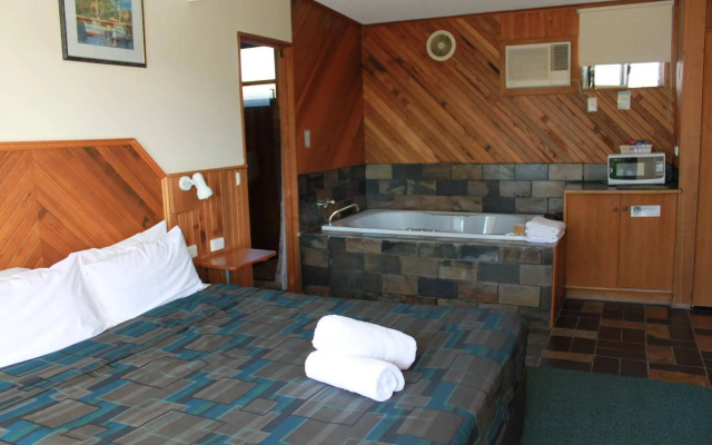 Pelicans Motel San Remo