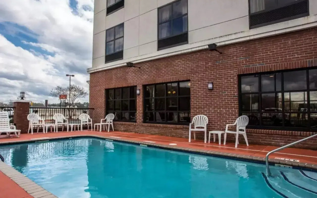 Comfort Inn & Suites Lumberton Central I-95