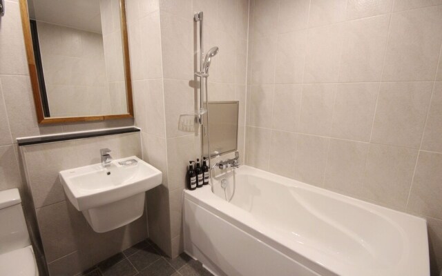 Louis Hotel Busan Beomildong