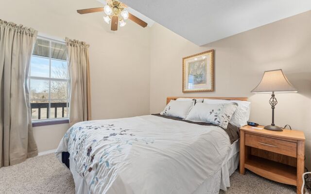 Dreamers Delight 2 Bedroom Condo by RedAwning