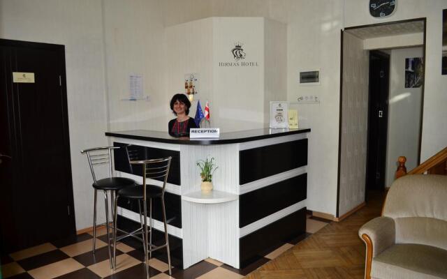 Hirmas Hotel