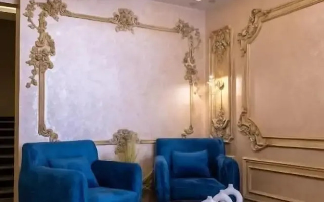 Settle Inn South 90 Apartments