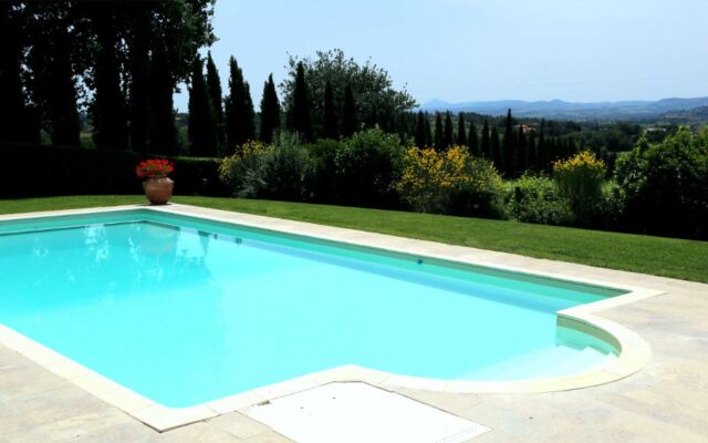 La Villa a Charming Villa With Swimming Pool-la Villa