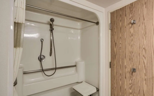 Howard Johnson Express Inn - Post Falls