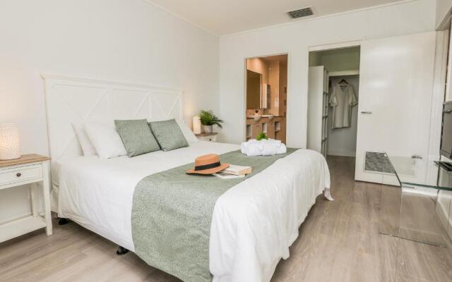 Azure Vista - 3 Bedroom Unit - Ocean Views