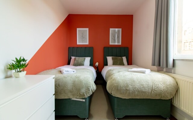 Impeccable 2-bed Apartment in Gateshead
