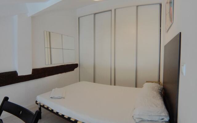 Estudio cercano a Plaza Castilla CBA4