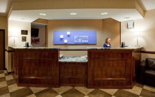 Holiday Inn Express Roseville-St. Paul, an IHG Hotel