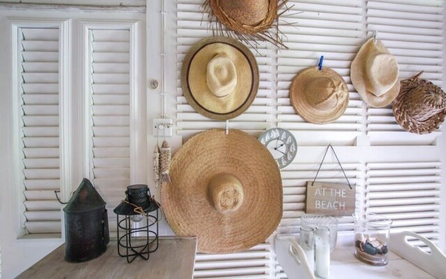 Charming 2-Bed Cottage By Beach by BSL Rentals