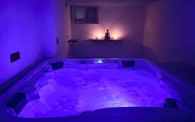 Villa Rossa Gozo - 5 bedroom ensuite with pool & jacuzzi