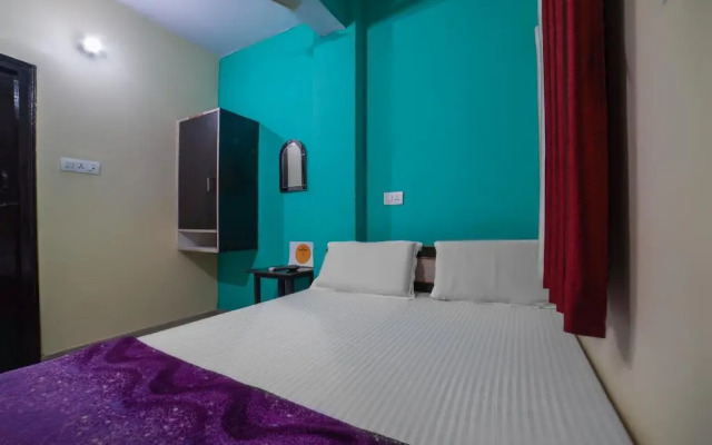 Comfort Guest House by OYO Rooms