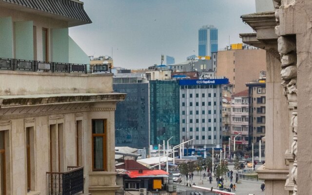 Sam Diamond Residence