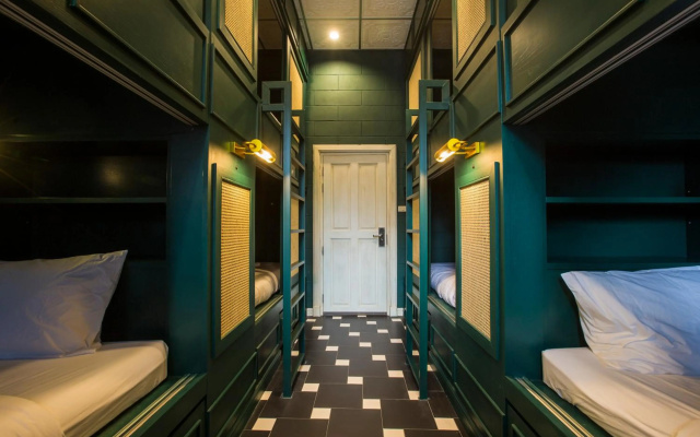 Azure Hostel Bangkok