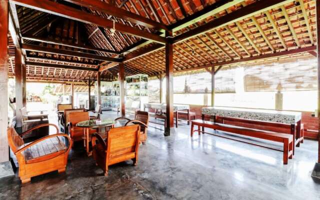 Pak Dhe Homestay