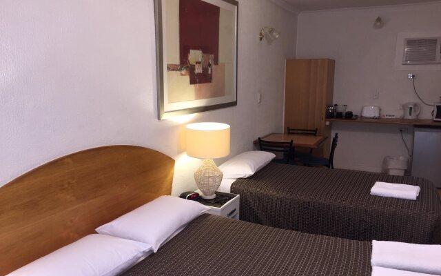 Tollgate Motel