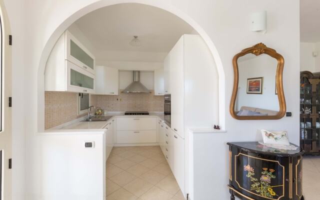 2758 Villa Ester by Barbarhouse