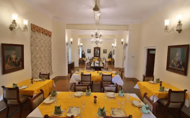 Roop Niwas Kothi, Near Mandawa