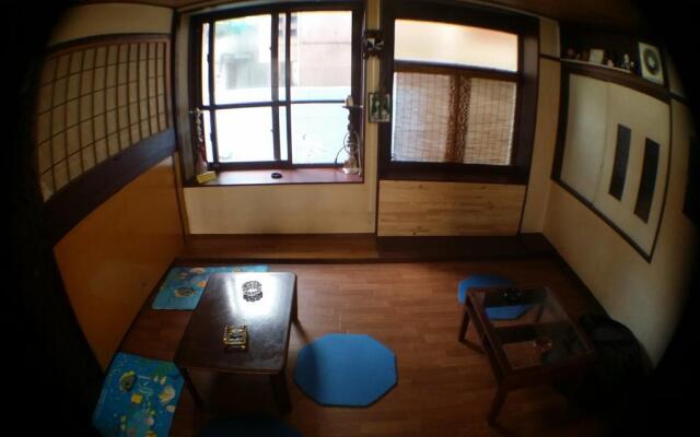 Guesthouse Base Okinawa - Hostel