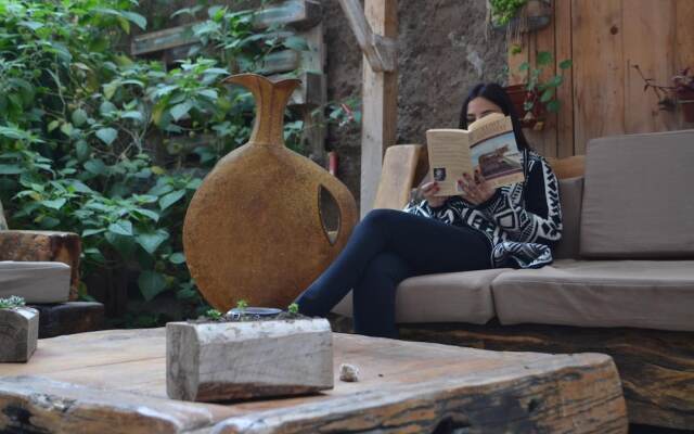 Hostal Valle Mistral - Hostel