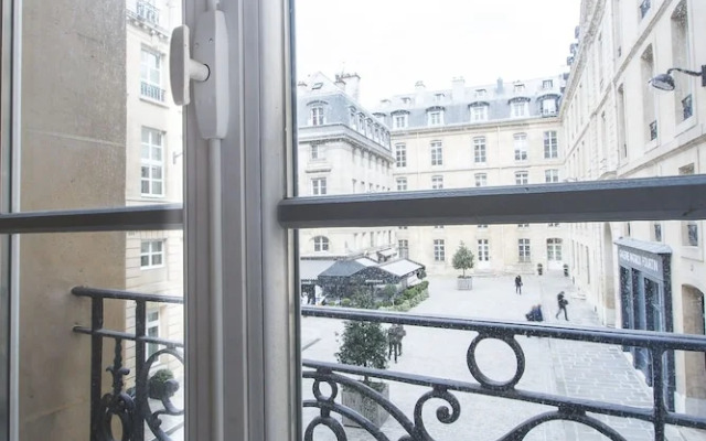 Dreamyflat - Louvre museum