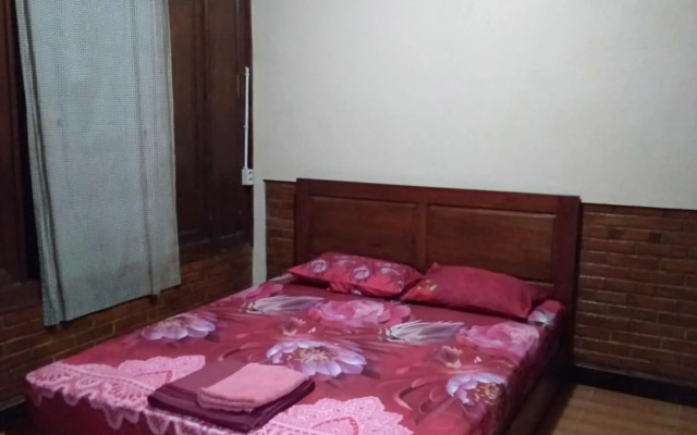 Penginapan BoB Home