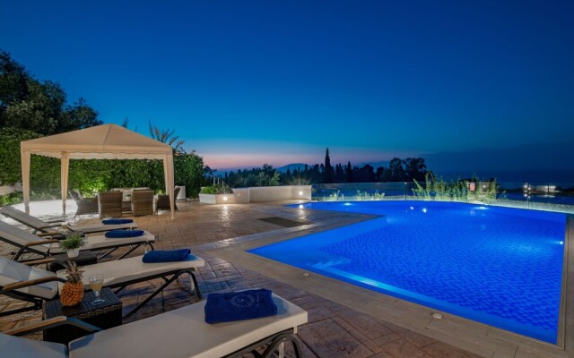 "frido Luxury Villa - 600 Sqm"