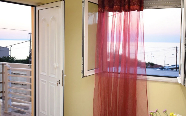 Chrysa's Apartment First Floor