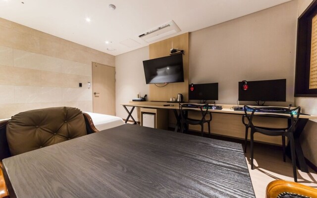 Bundang (Seohyeon) Hotel & U