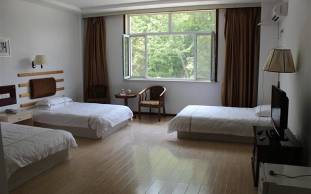 Changbai Mountain Spring Holiday Hotel