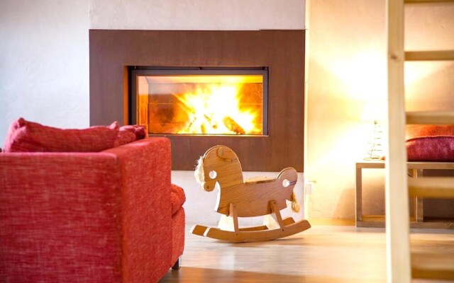 Chalet With 4 Bedrooms in Bourg-saint-maurice, With Wonderful Mountain